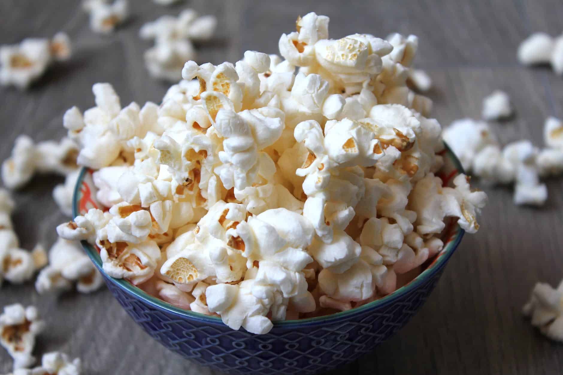 popcorn in ceramic bowl