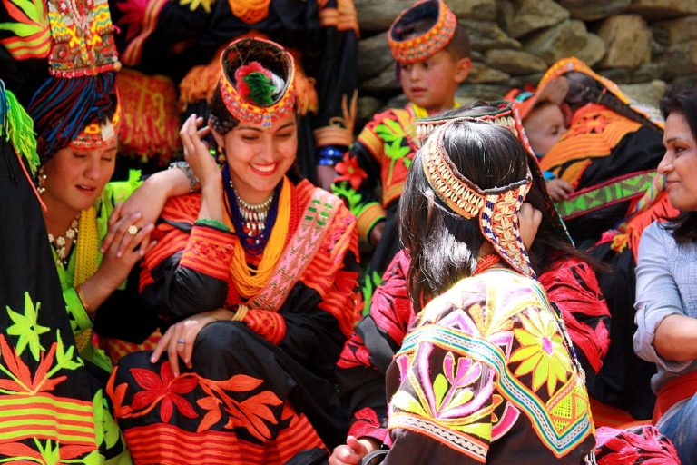 Traditional Pakistani Clothing