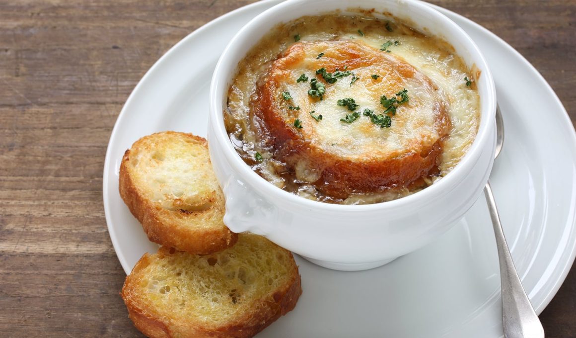 What Goes With French Onion Soup