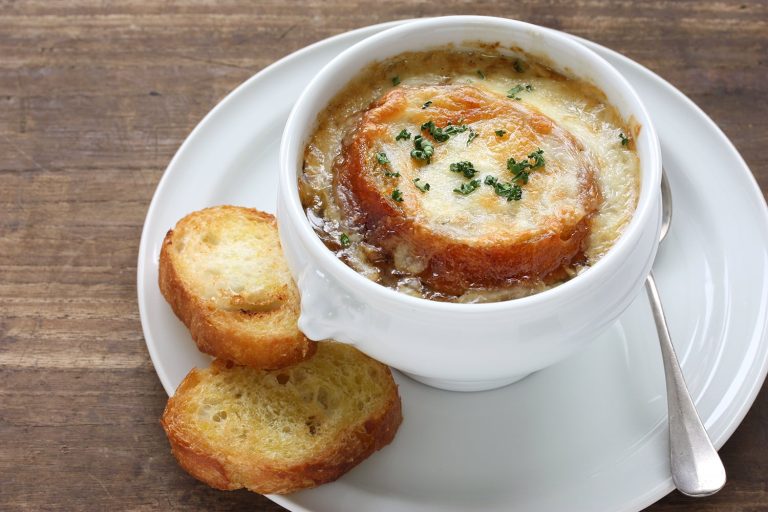 What Goes With French Onion Soup