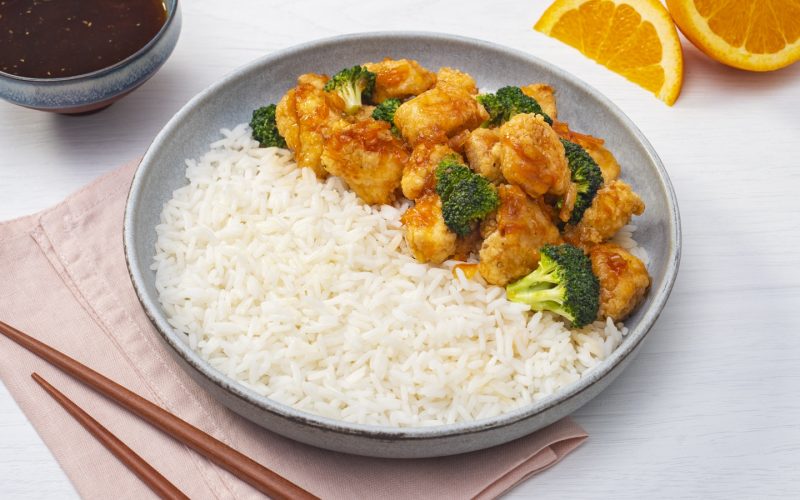 What to Serve With Orange Chicken and Rice