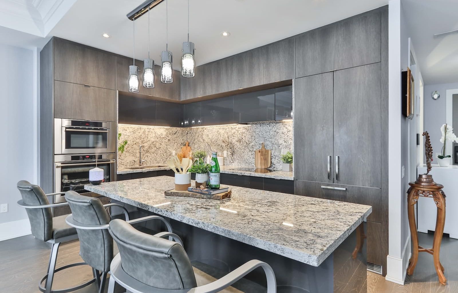Difference Between a Condo and a Townhouse