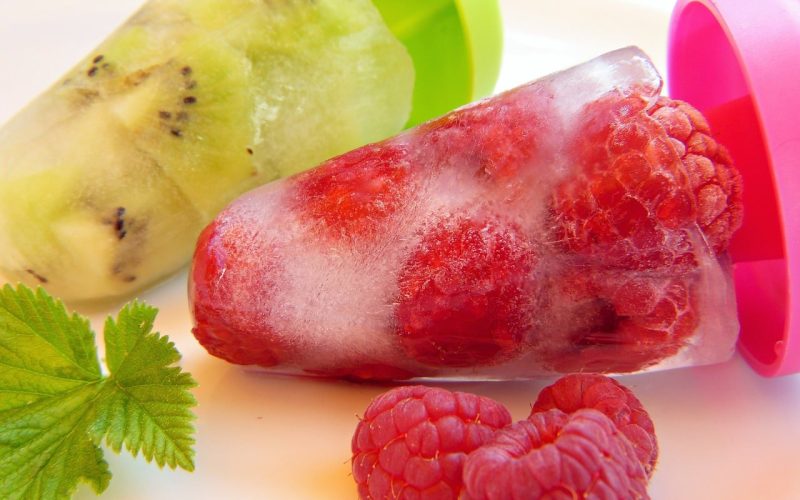 How Cold Does a Salad Bar or Refrigerator Have to Be to Keep Food Safe