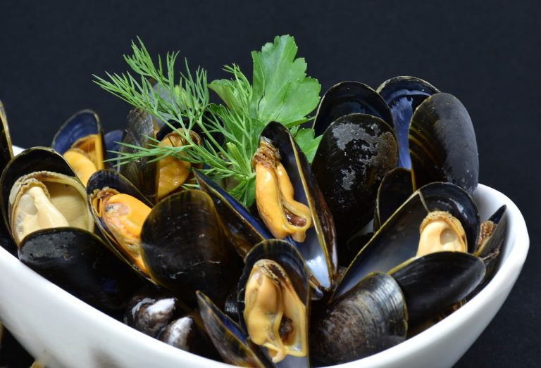 What To Serve With Mussels