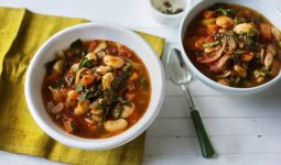 What to Serve With Vegetable Soup