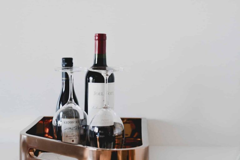How to Open Wine Bottle
