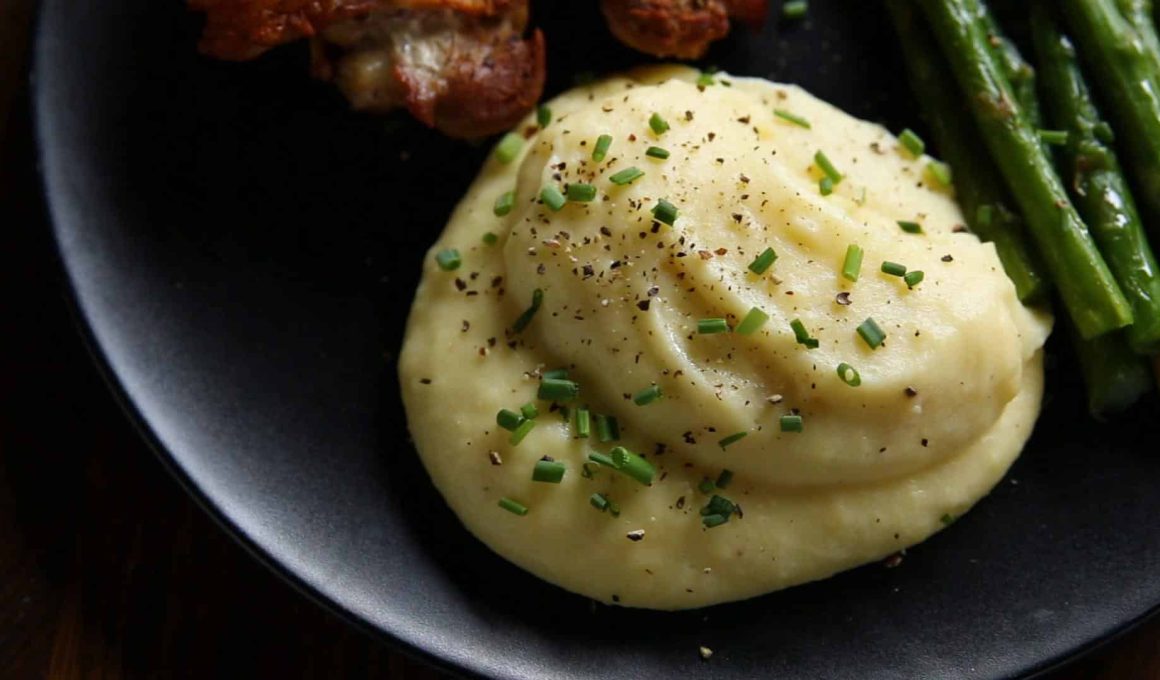 What to Serve with Mashed Potatoes