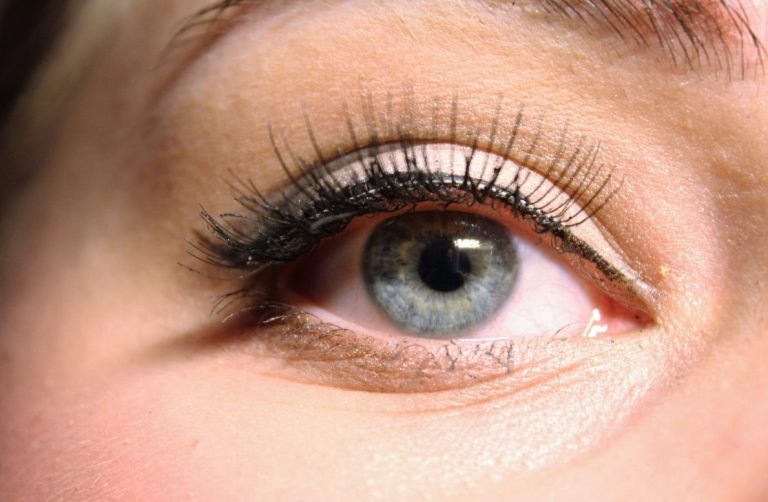 Substitutes for Eyelash Glue