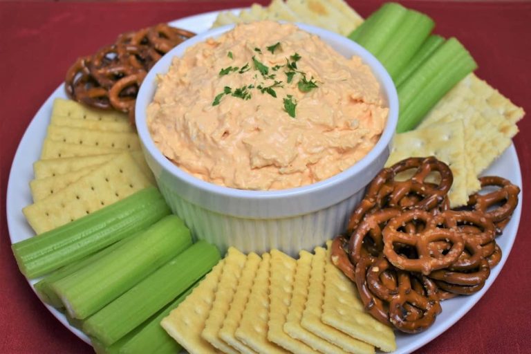 What to Serve With Buffalo Chicken Dip