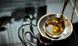Best Substitutes for Vegetable Oil in Cake