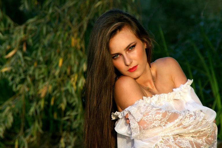 13 Best Shampoos for Long Hair