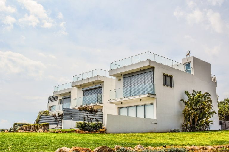 Pros and Cons of Real Estate
