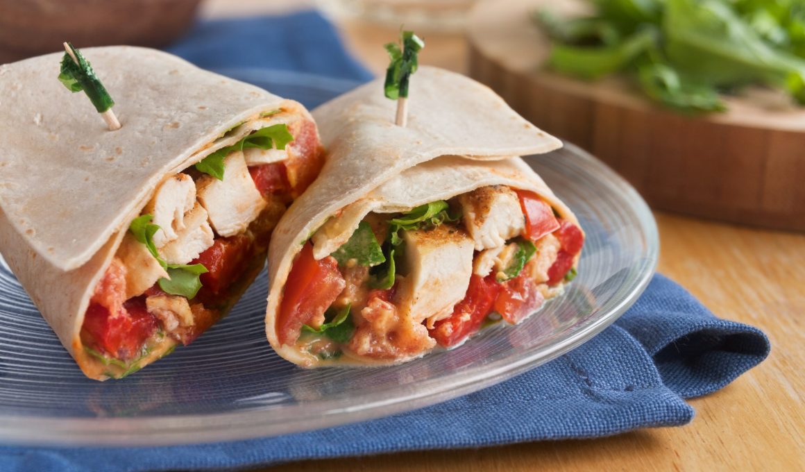 What to Serve With Chicken Wraps for Dinner