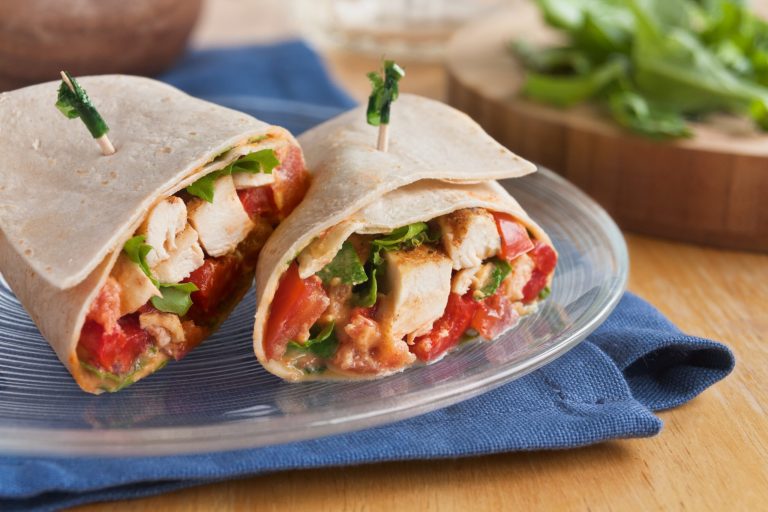 What to Serve With Chicken Wraps for Dinner
