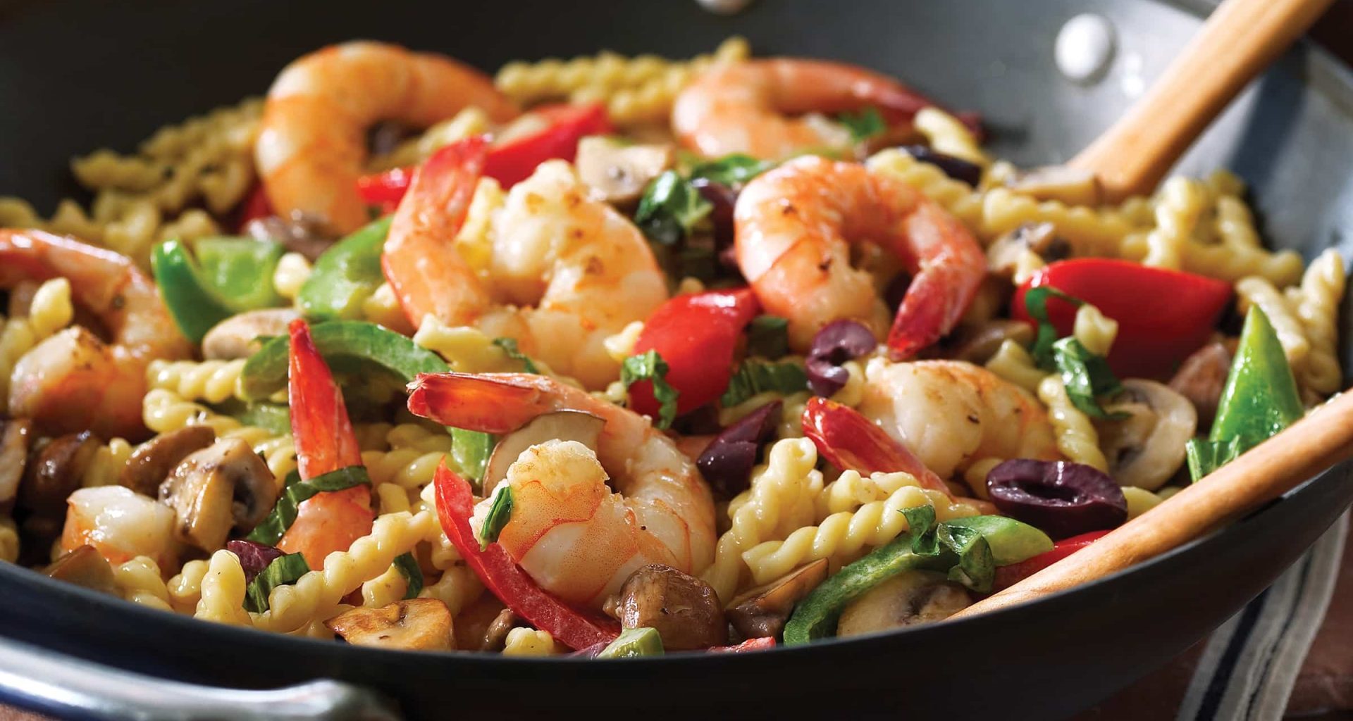 What to Serve With Seafood Pasta