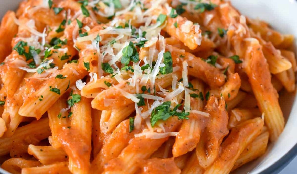 What to Serve With Vodka Sauce Pasta