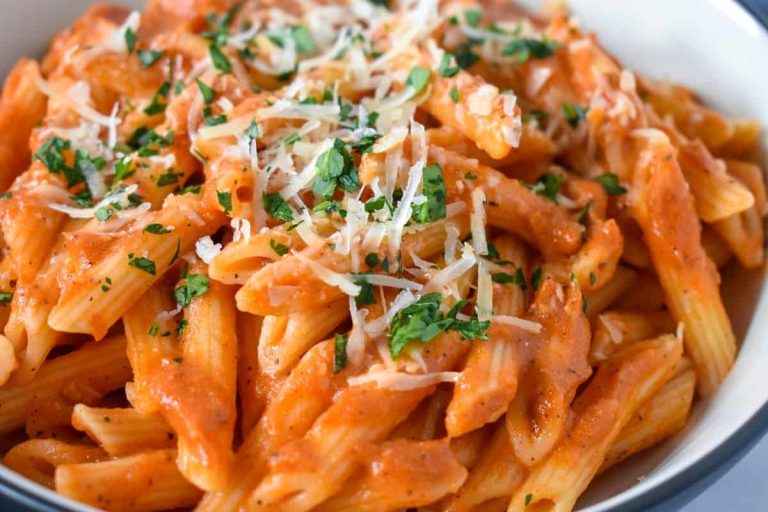 What to Serve With Vodka Sauce Pasta