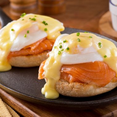 how many calories in eggs benedict