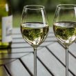 how many calories in glass of white wine