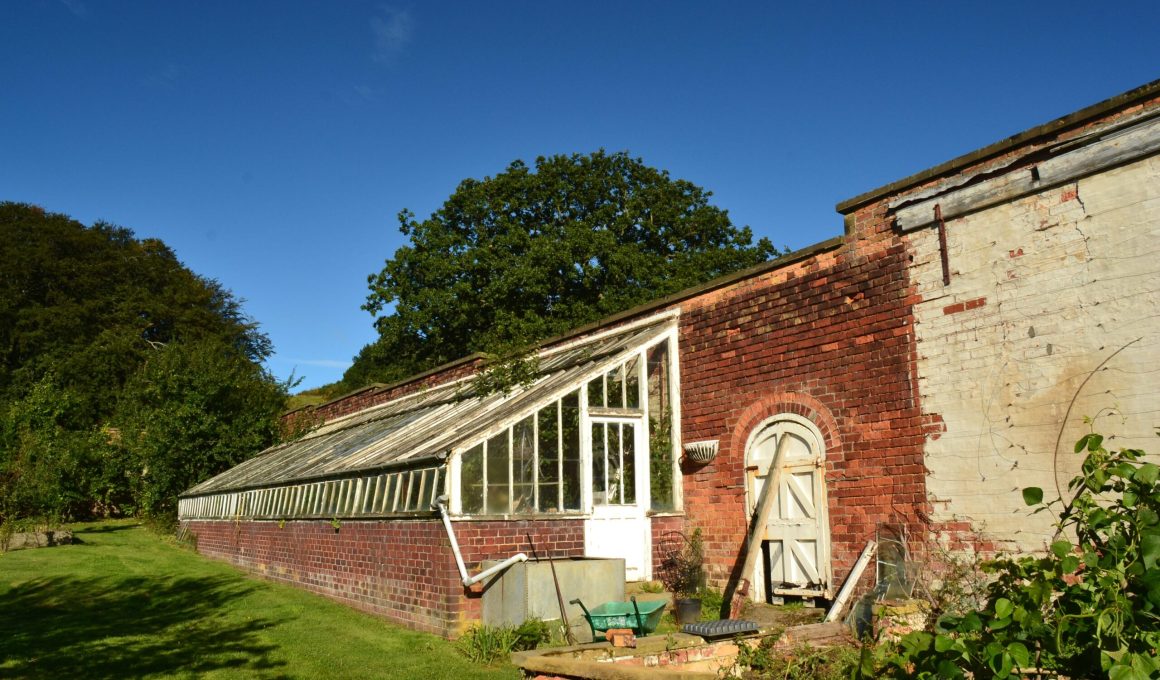 What is a Lean to Greenhouse