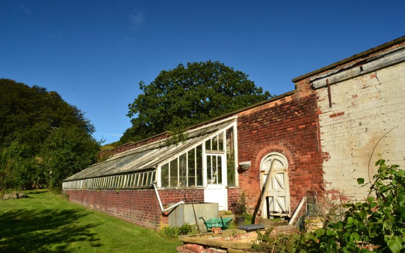 What is a Lean to Greenhouse