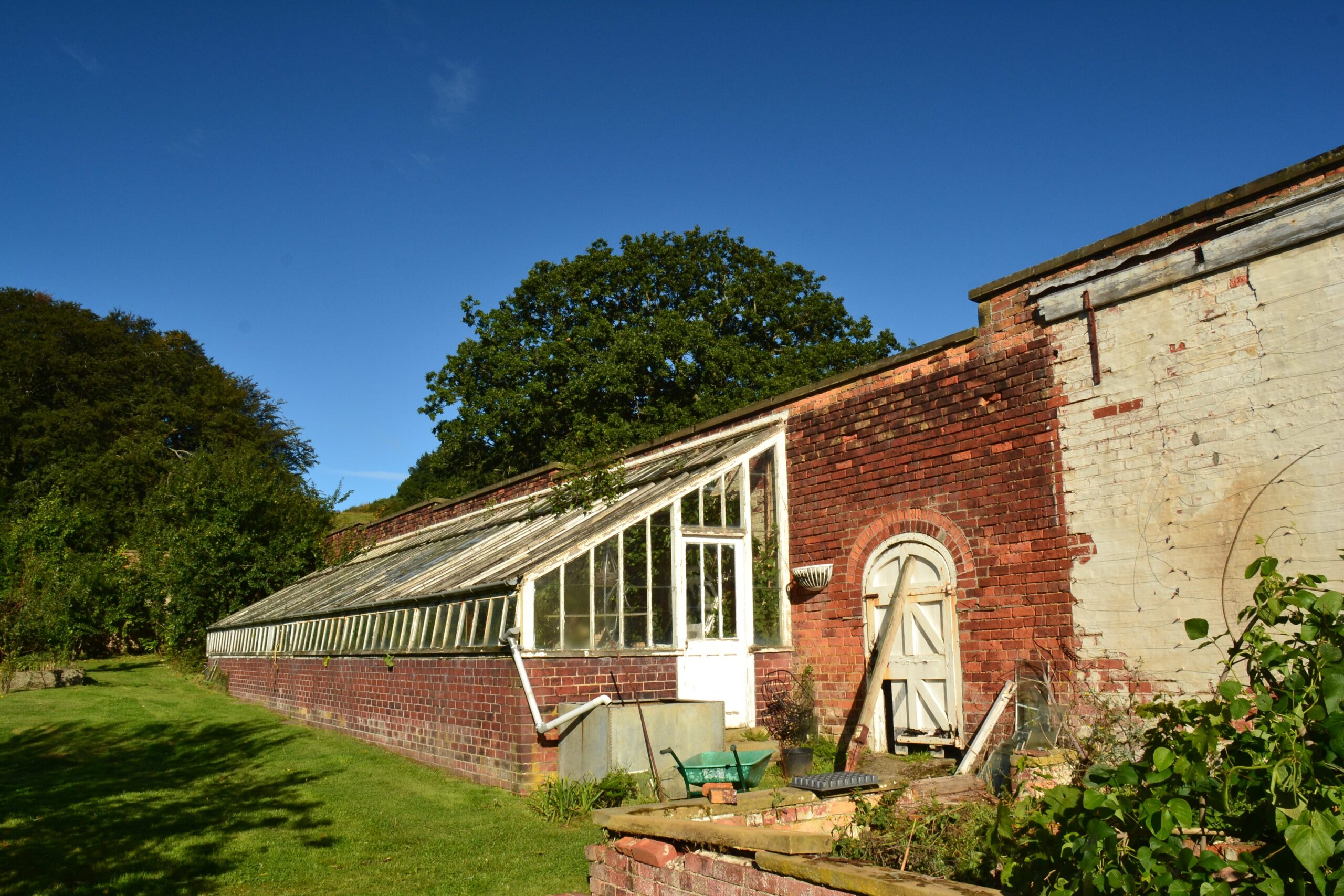 What is a Lean to Greenhouse