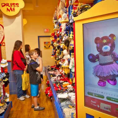 Is Build a Bear Open on Valentine's Day