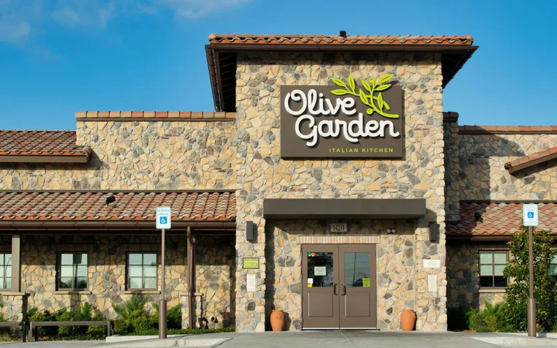 Is Olive Garden Open on Valentine's Day