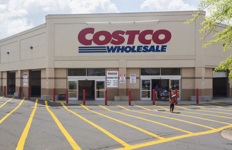 Is Costco Open on Valentine's Day
