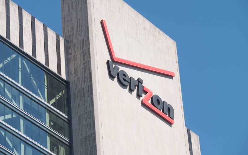 Is Verizon Wireless Open on Easter Sunday