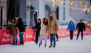 Is the Skating Rink Open on Valentine's Day