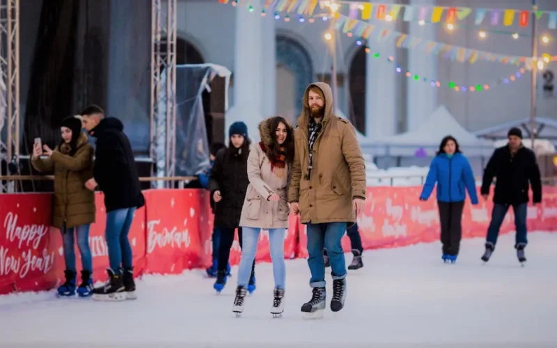 Is the Skating Rink Open on Valentine's Day