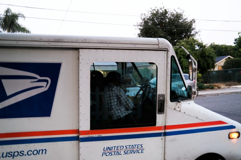 Is the Post Office Open on Valentine's Day