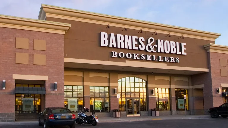 Is Barnes and Noble Open on Easter Sunday