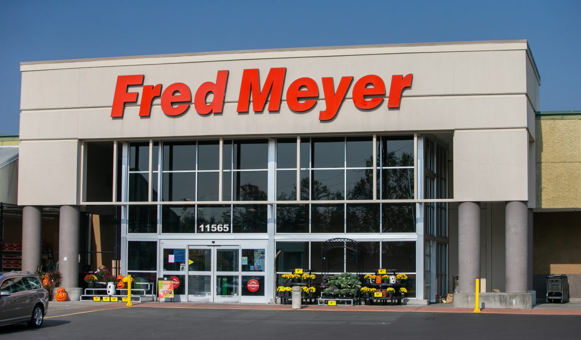 Is Fred Meyer Open on Easter Sunday