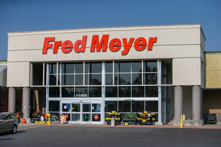 Is Fred Meyer Open on Easter Sunday