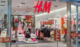 Is H&M Open on Easter Sunday