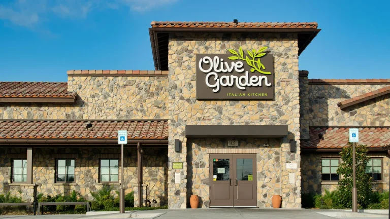 Is Olive Garden Open on Easter Sunday