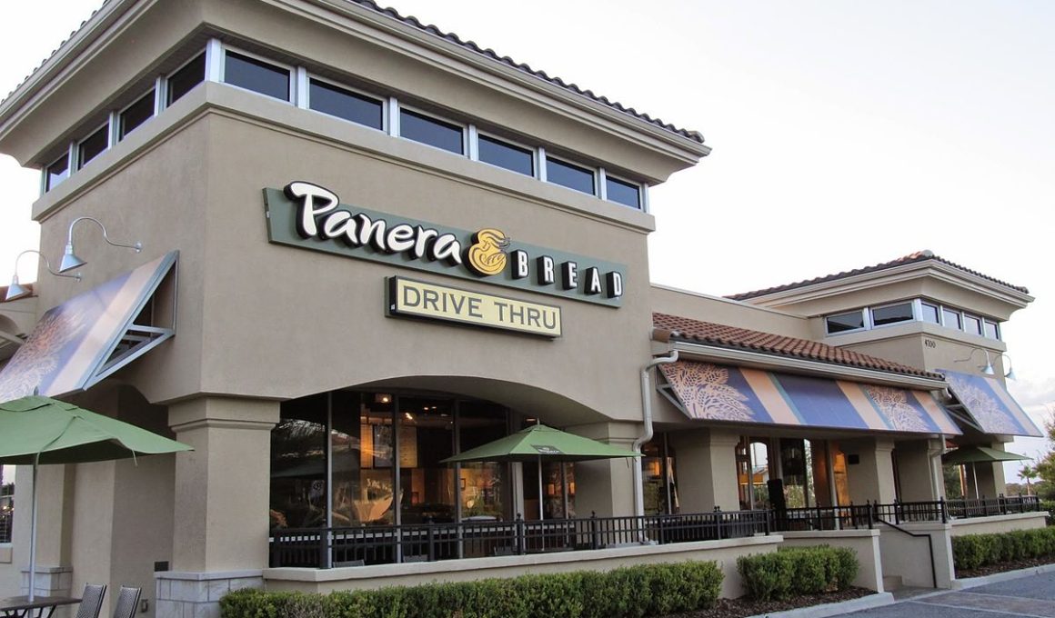 Is Panera Bread Open on Easter Sunday