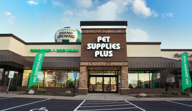Is Pet Supplies Plus Open on Easter Sunday