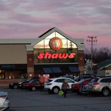 Is Shaws Open on Easter Sunday