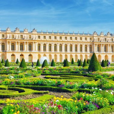 Is Versailles Open on Easter Sunday