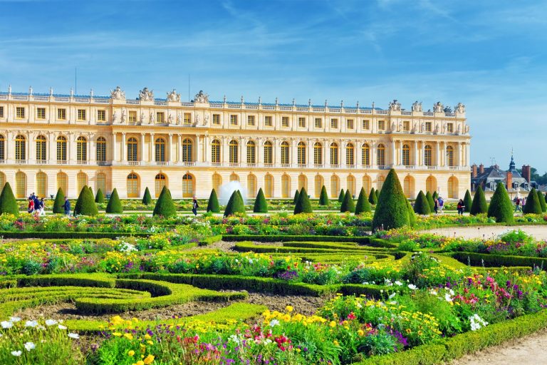 Is Versailles Open on Easter Sunday