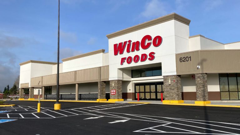 Is WinCo Open on Easter Sunday