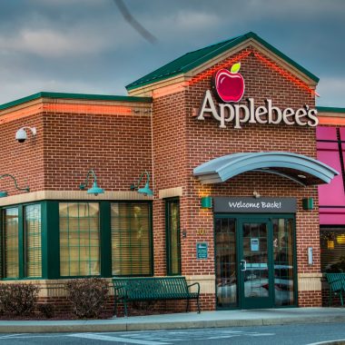 Is Applebee's Open on Mother's Day?