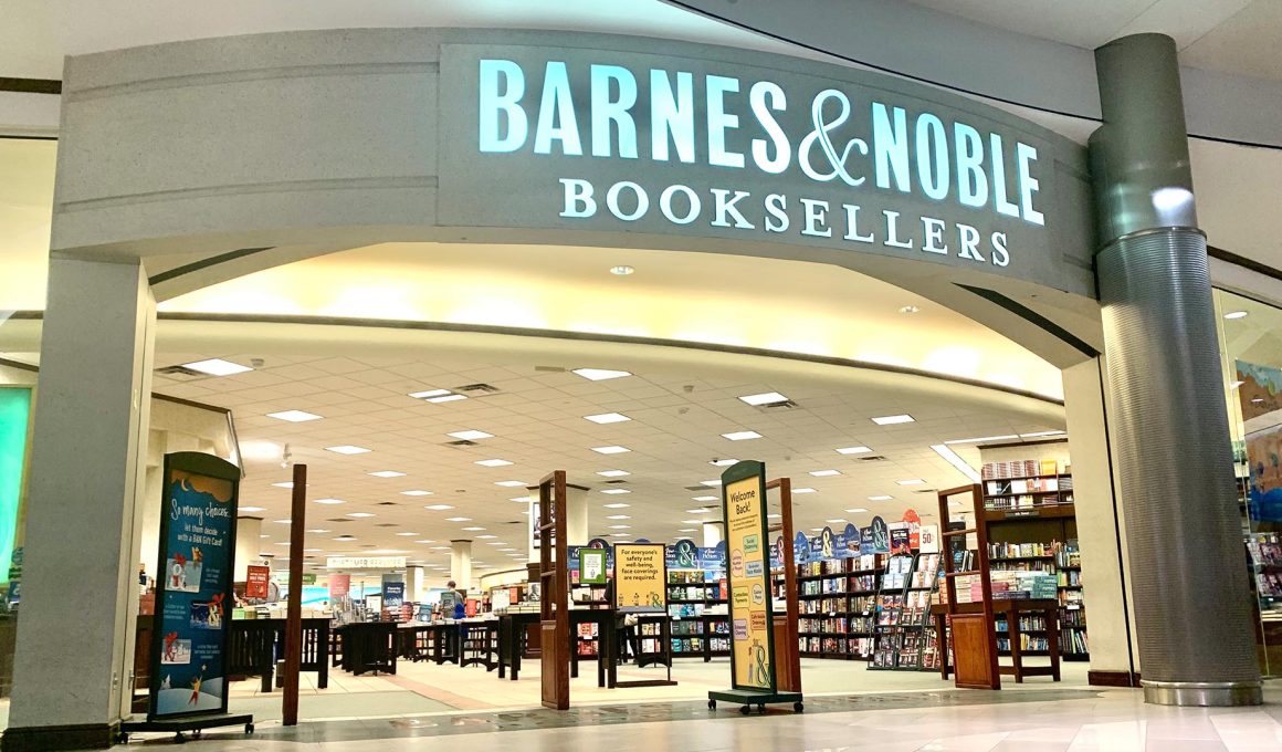 Is Barnes and Noble Open on Mother's Day