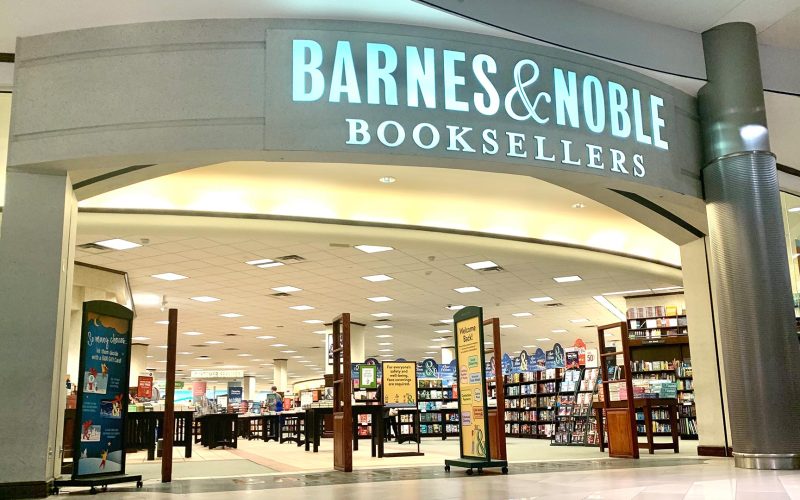 Is Barnes and Noble Open on Mother's Day