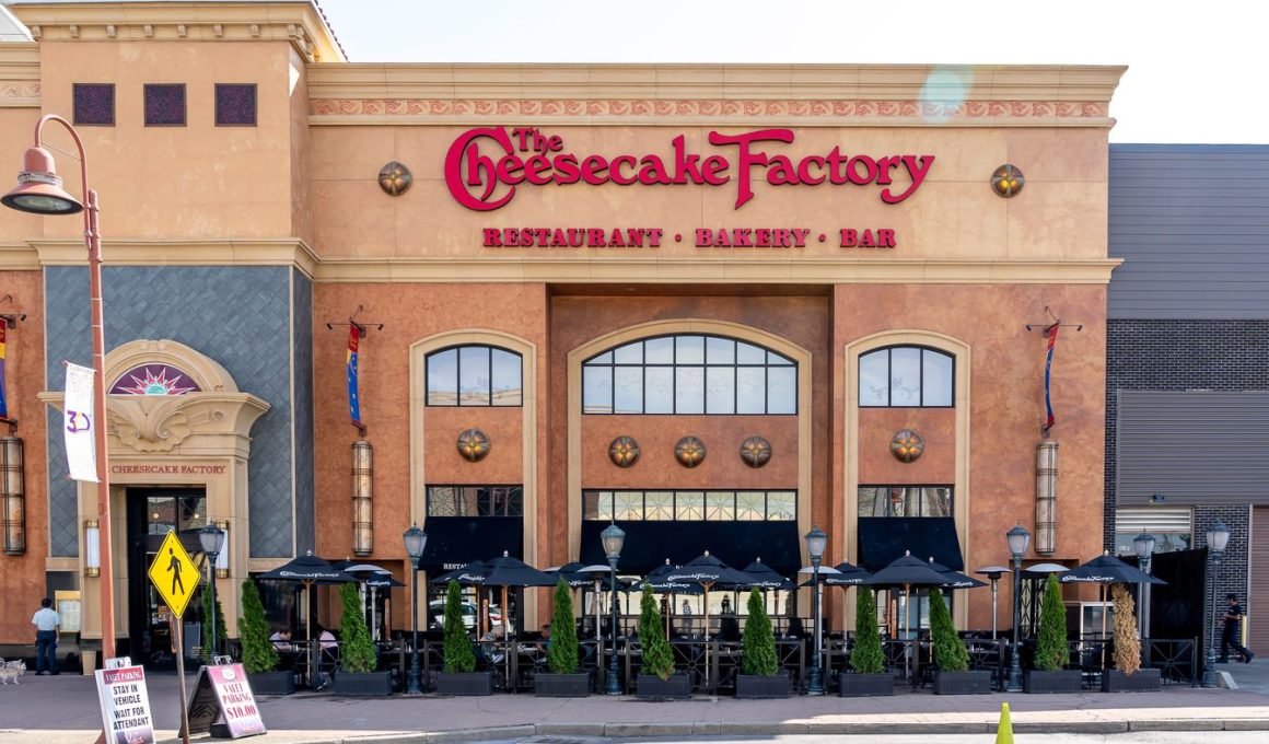 Is Cheesecake Factory Open on Mother's Day