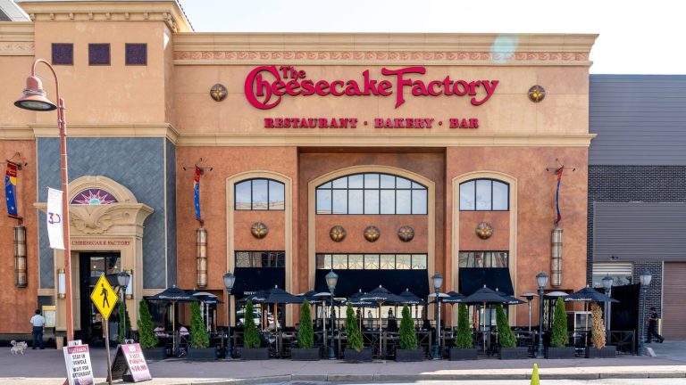 Is Cheesecake Factory Open on Mother's Day