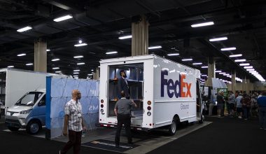 Is FedEx Open on Mother's Day